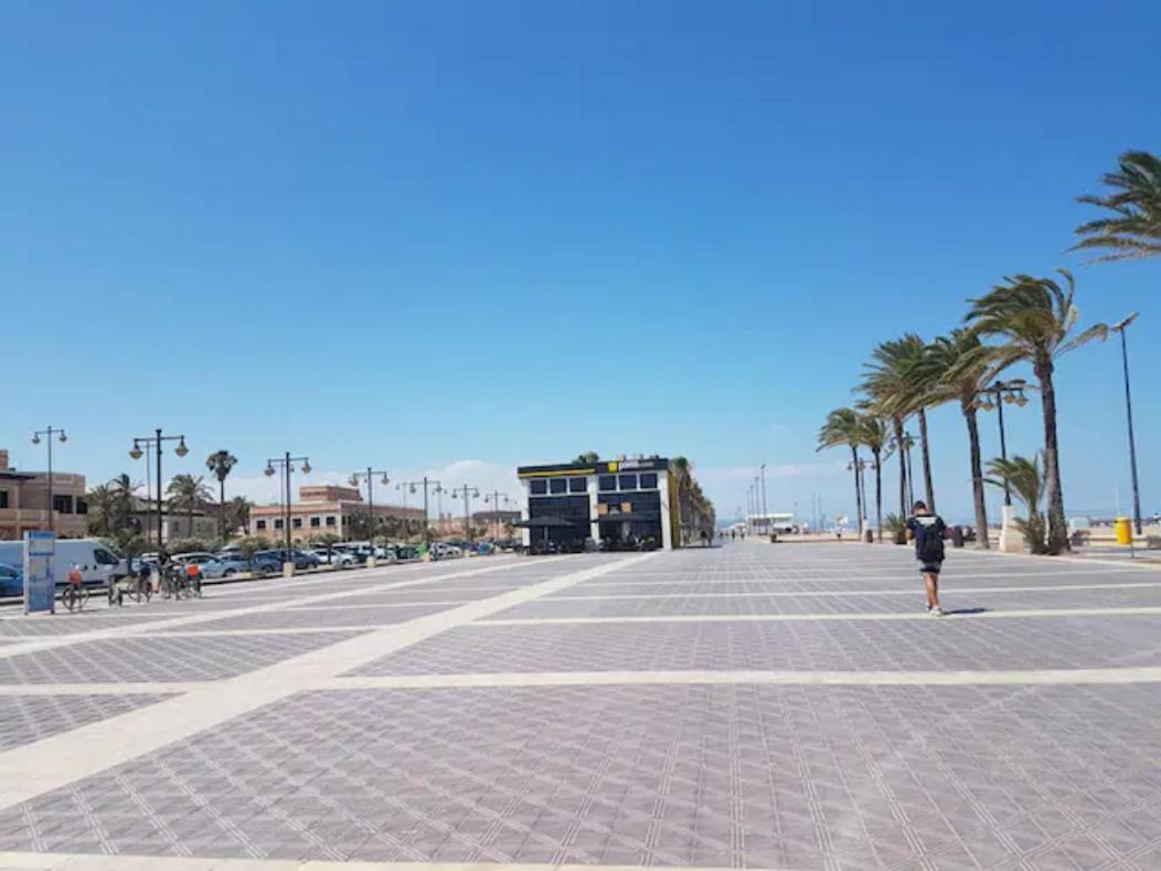 Reina Playa Lägenhet Valencia Exteriör bild