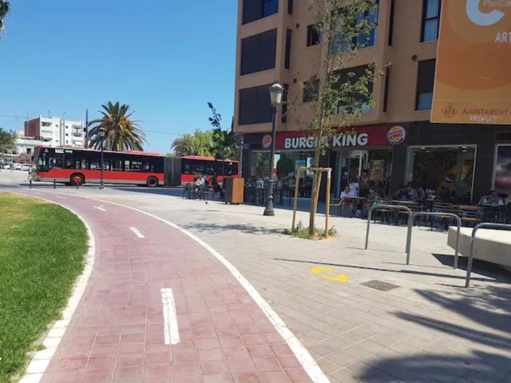 Reina Playa Lägenhet Valencia Exteriör bild